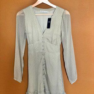 (NWT) Abercrombie & Fitch light green long sleeve dress